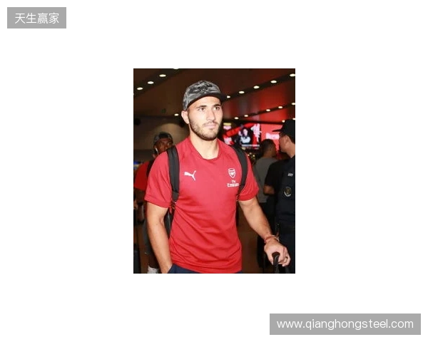 英超官方晒出图片:阿森纳U15全员抵达北京 英超官方晒出图片:阿森纳U15全员抵达北京